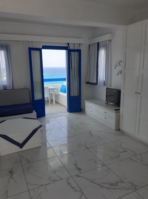 Blue And White Studios & Apartments Lefkos  Exterior photo