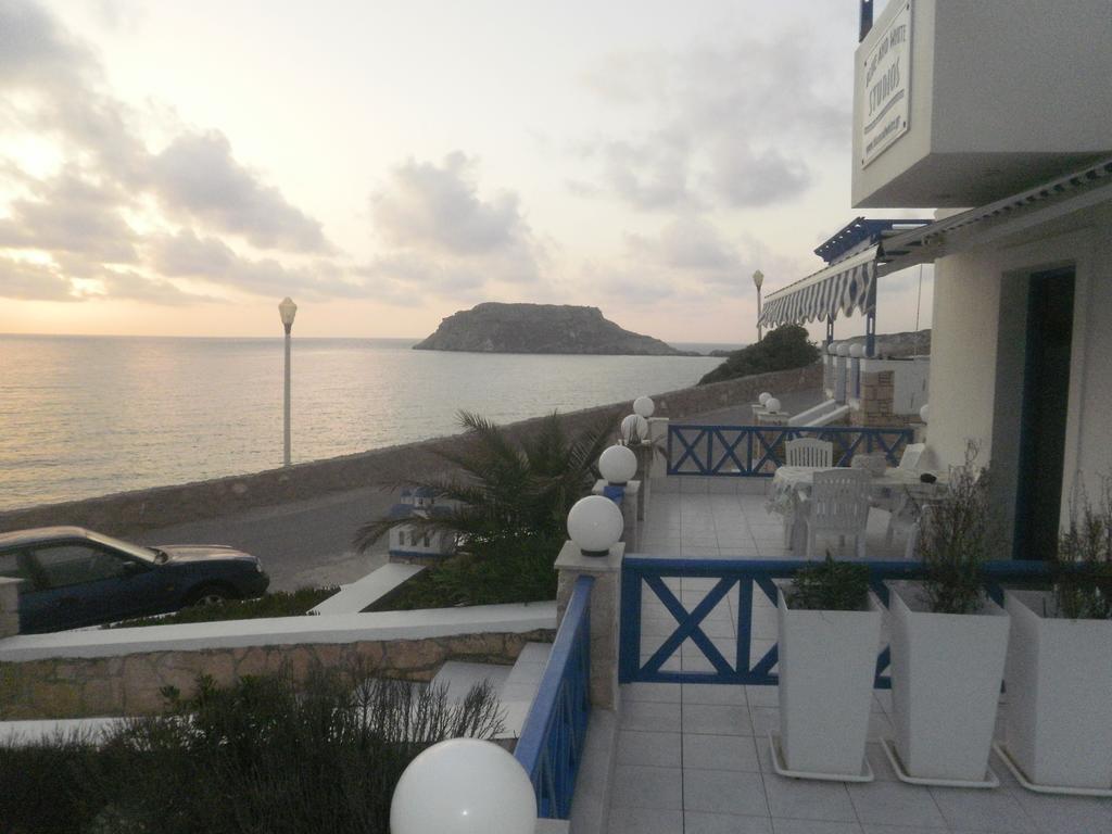 Blue And White Studios & Apartments Lefkos  Exterior photo