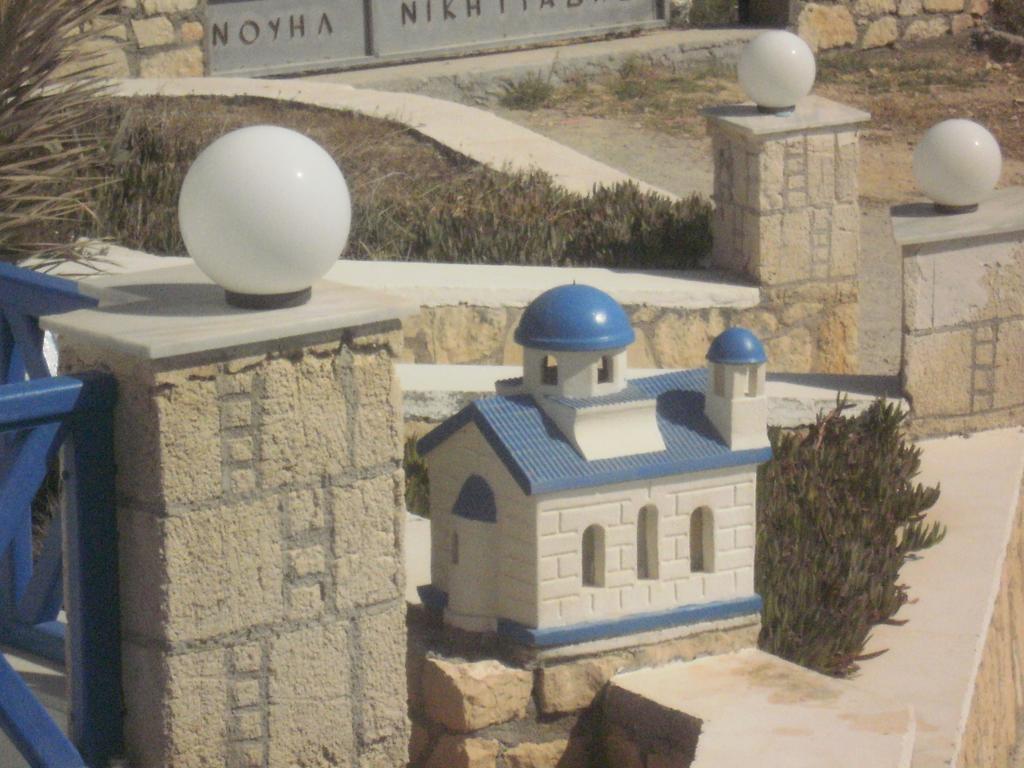 Blue And White Studios & Apartments Lefkos  Exterior photo