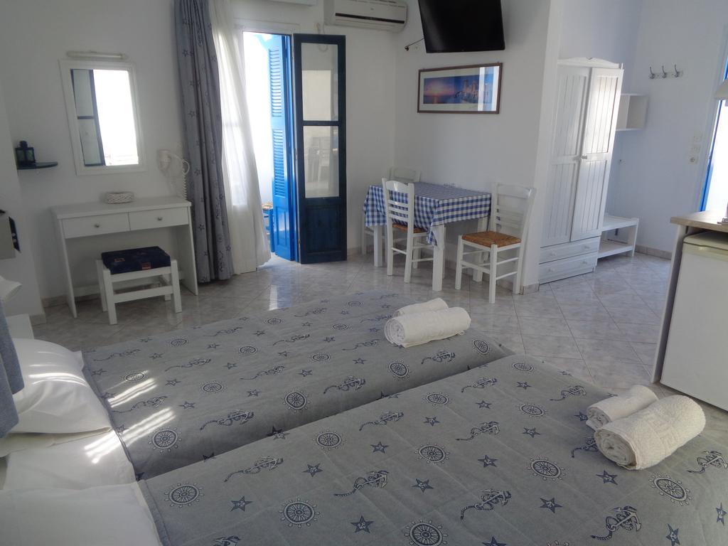 Blue And White Studios & Apartments Lefkos  Exterior photo