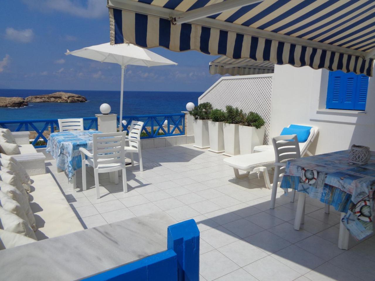 Blue And White Studios & Apartments Lefkos  Exterior photo