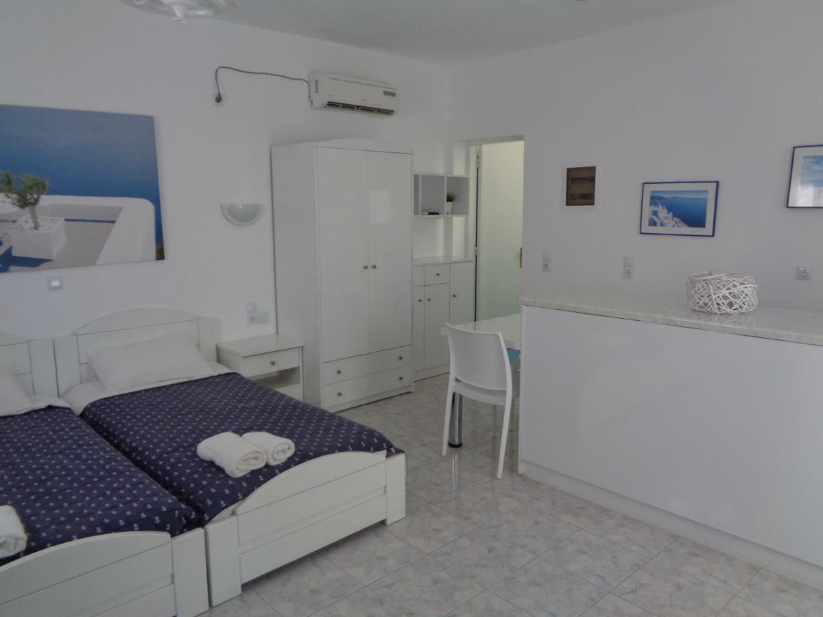 Blue And White Studios & Apartments Lefkos  Exterior photo
