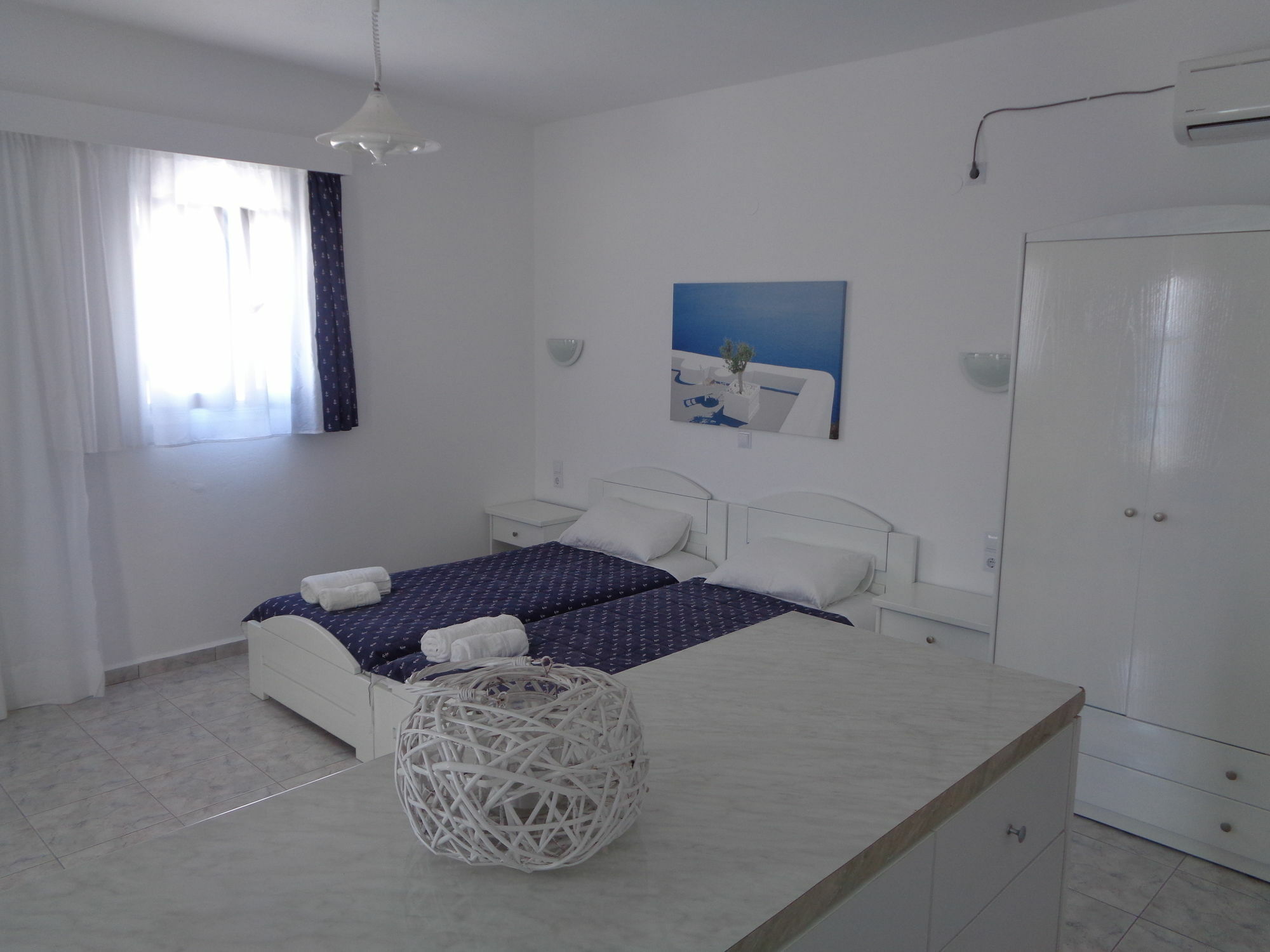 Blue And White Studios & Apartments Lefkos  Exterior photo