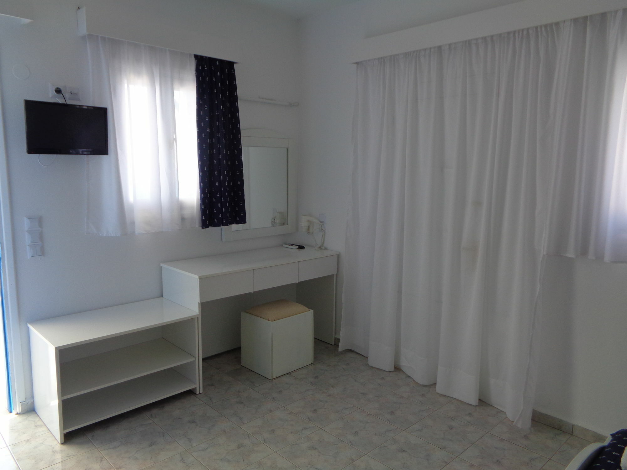 Blue And White Studios & Apartments Lefkos  Exterior photo