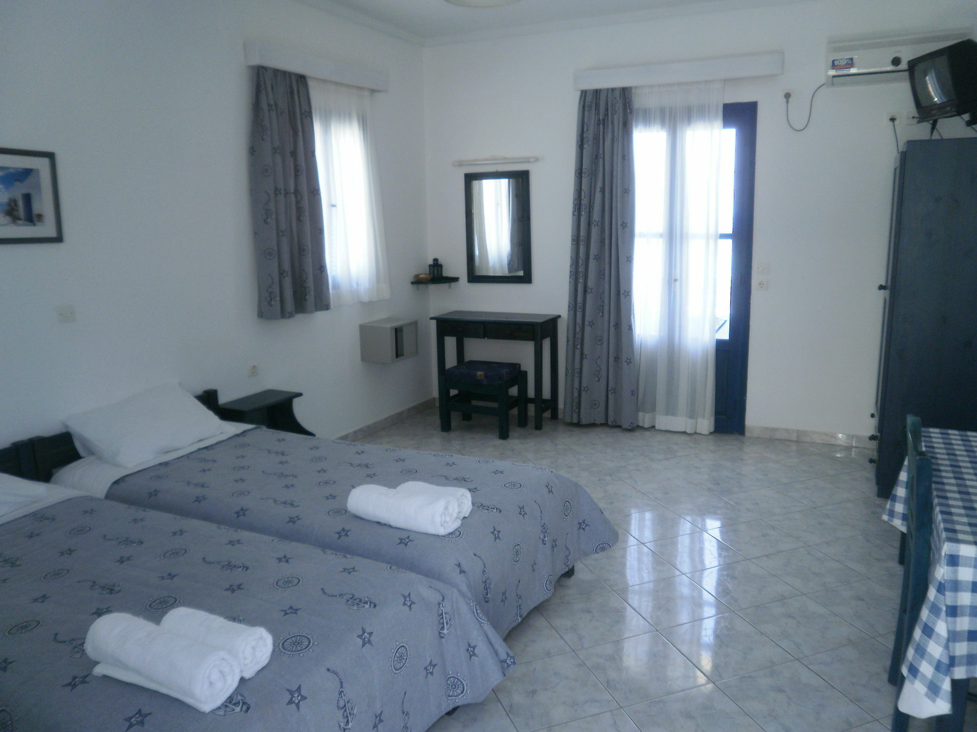 Blue And White Studios & Apartments Lefkos  Exterior photo